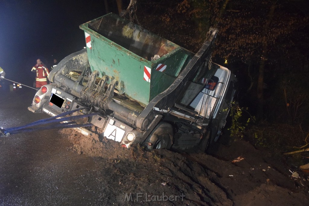 Container LKW umgestuerzt Koeln Brueck Bruecker- Dellbruecker Mauspfad P347.JPG - Miklos Laubert